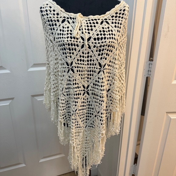 Vintage Off-White Crushed Poncho, Hazel  Brand– One Size M–XL – Boho Cozy Layer - Picture 2 of 5